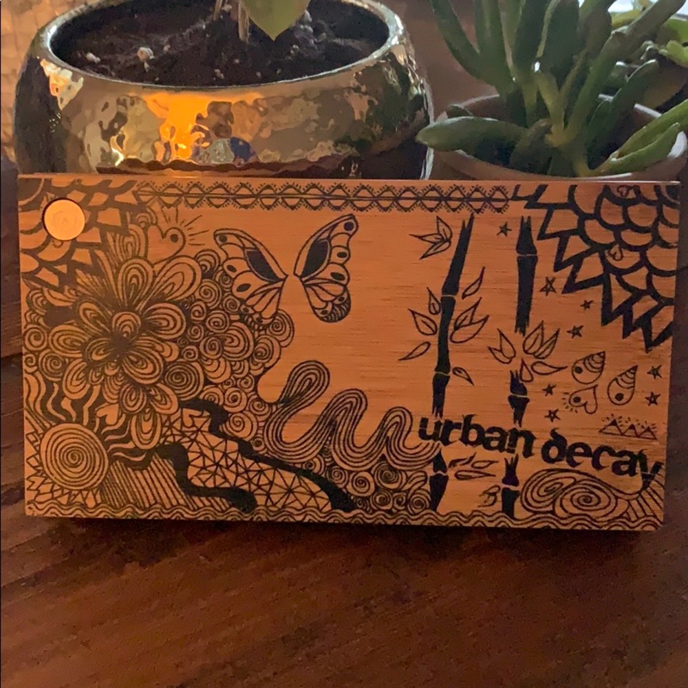 Urban Decay Sustainable Shadow Box